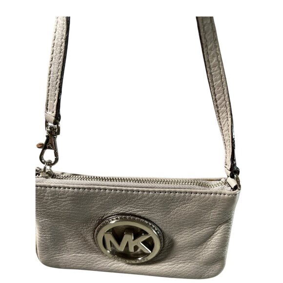 Michael Kors Wristlet Womens One Size Gray Pebbled Leather MK Logo Zip Clutch - Picture 4 of 9